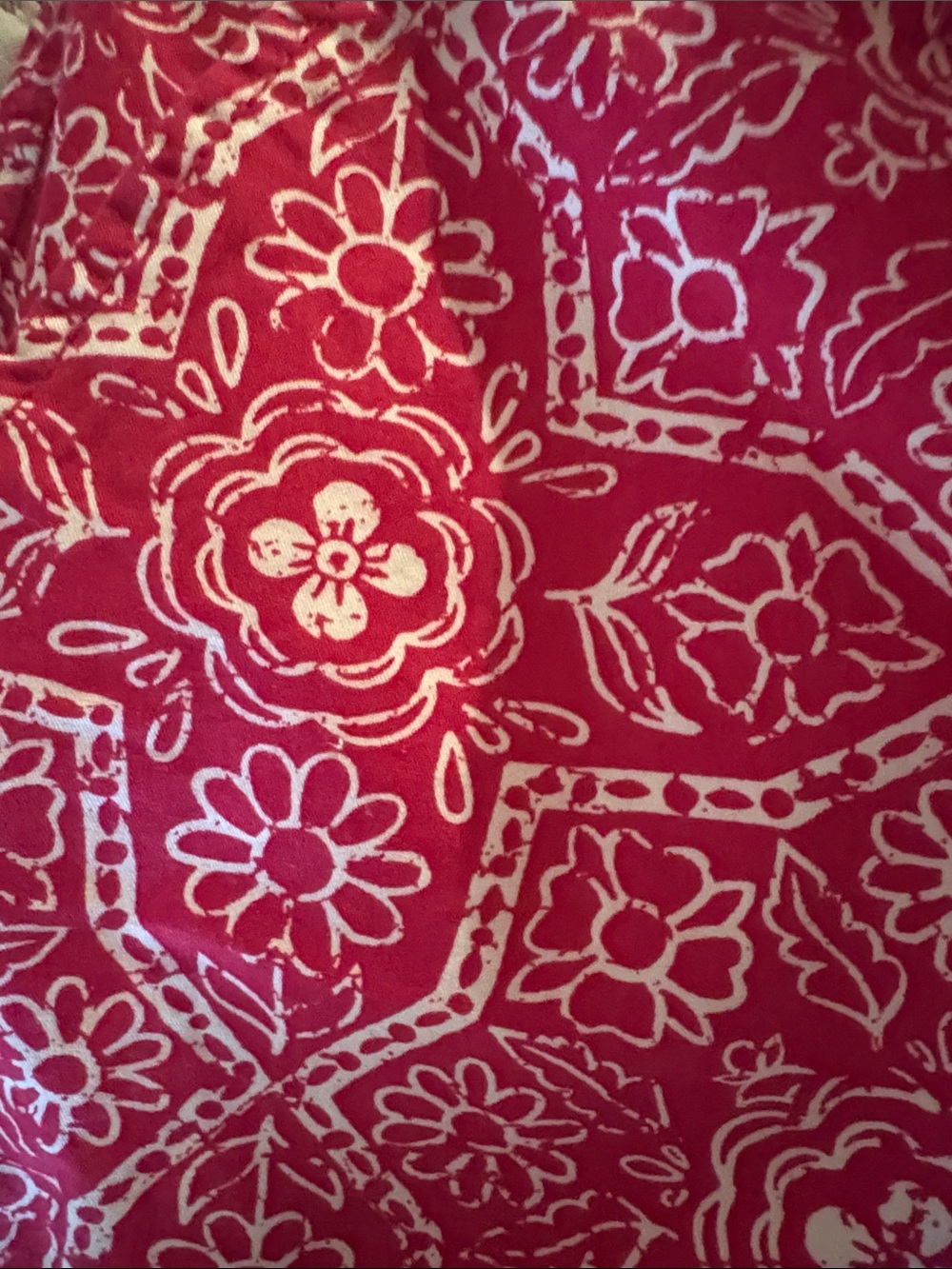 Old Navy Red Floral-Print Women’s Shorts - Picture 3 of 3
